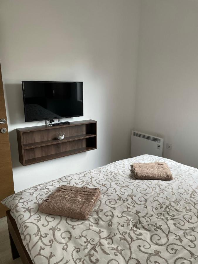 Kraljevi Konaci -Apartmani Bajka 科帕奥尼克 外观 照片